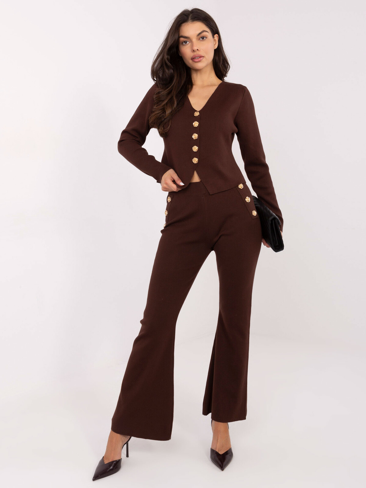 Hnědý dámský komplet s knoflíčky