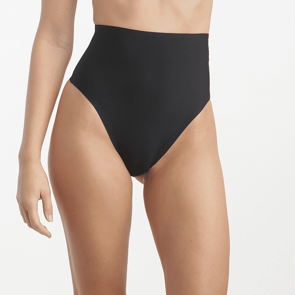 DIM INVISIBLE MID WAIST THONG - černé kalhotky