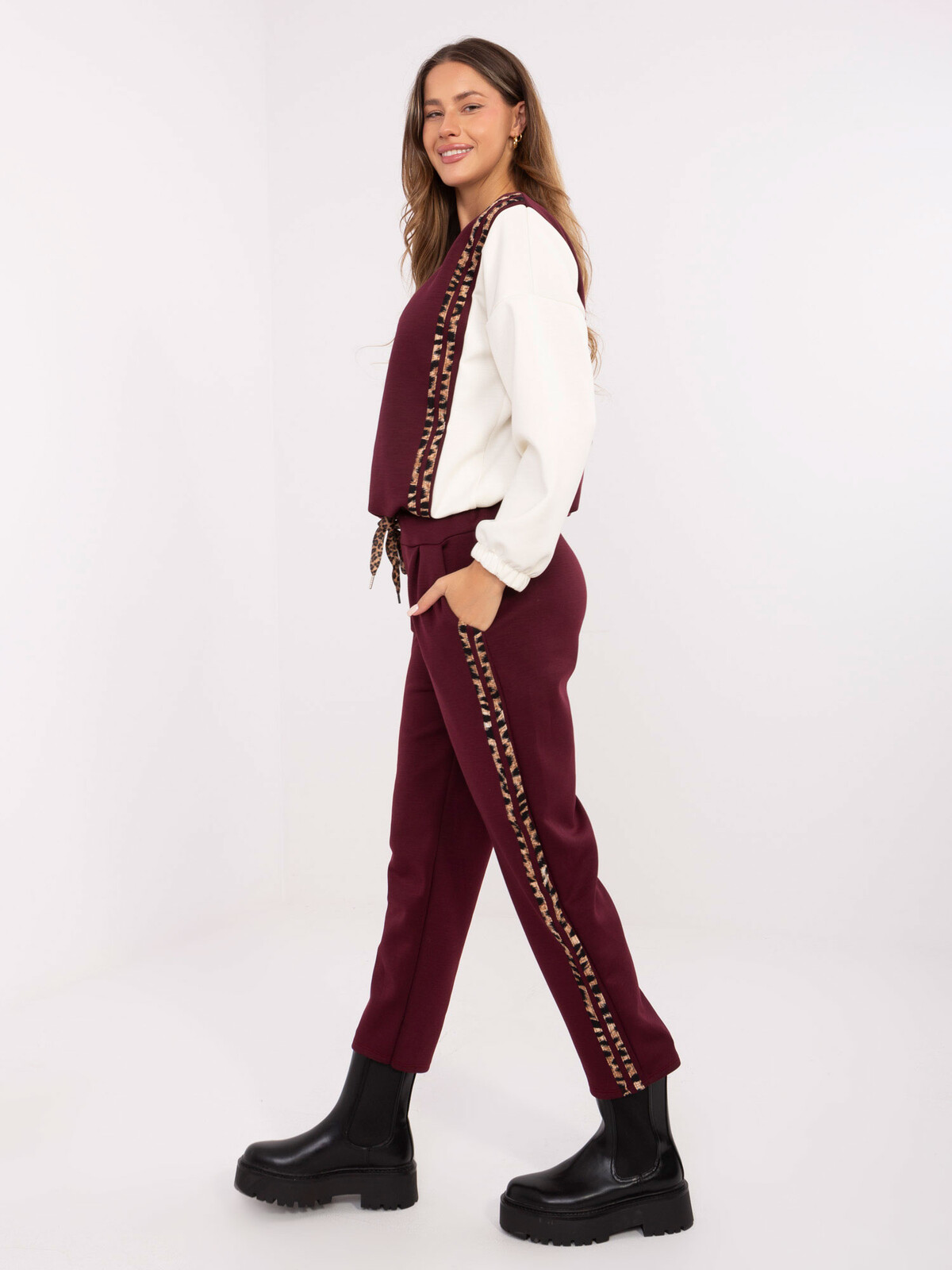 Bordový dámský komplet s pruhy