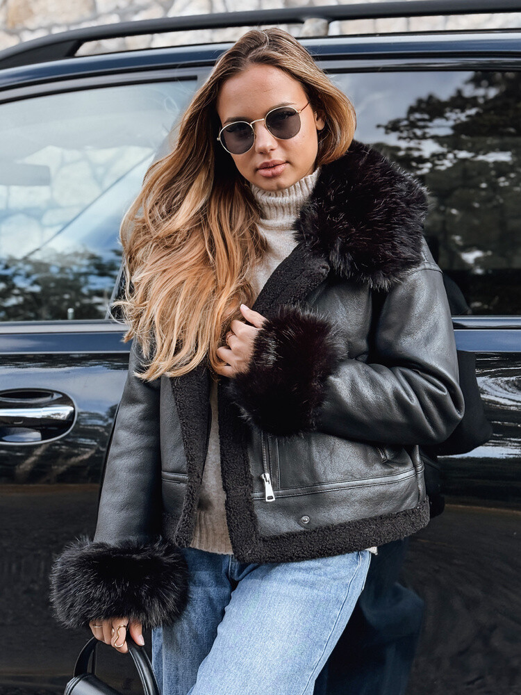 Kožená bunda s kožešinovým lemem