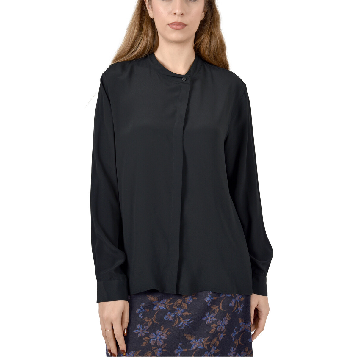 Niu'  AW25606T013  Černá