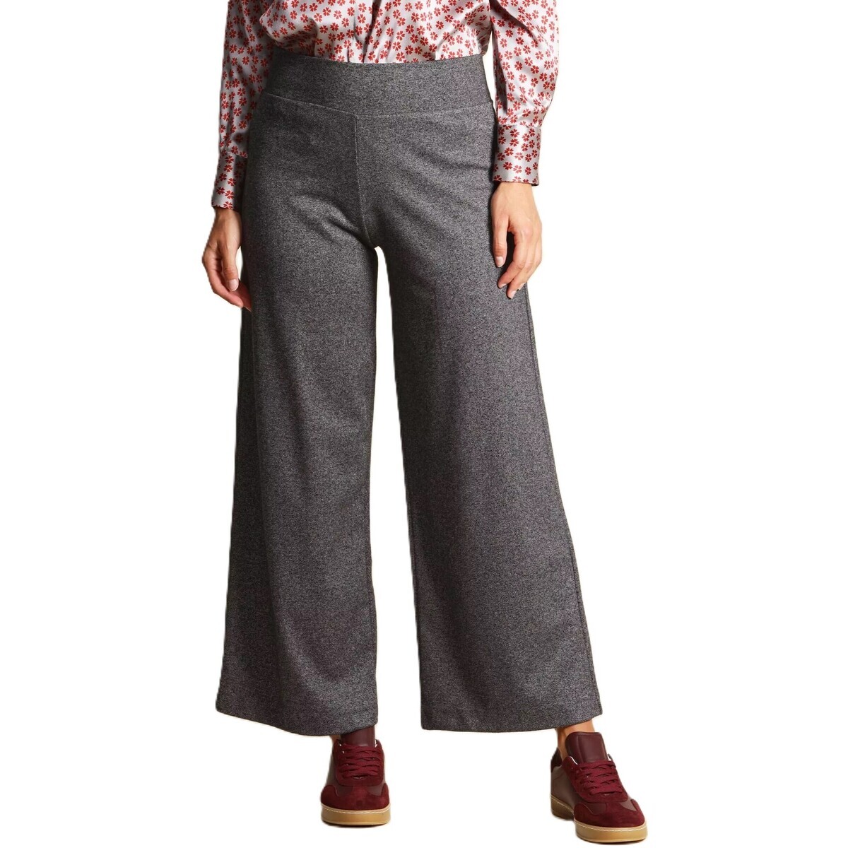 Niu'  AW25224J018  Hnědá