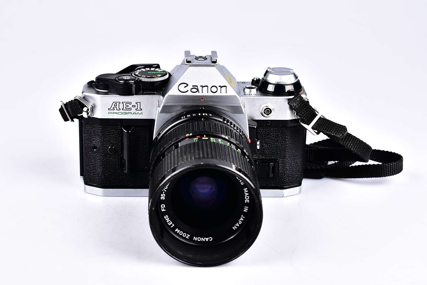 Canon AE-1 + 35-70 mm f/4,0 bazar