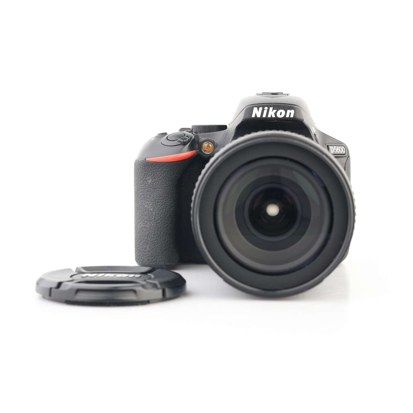 Nikon D5600 + 18-105 mm bazar