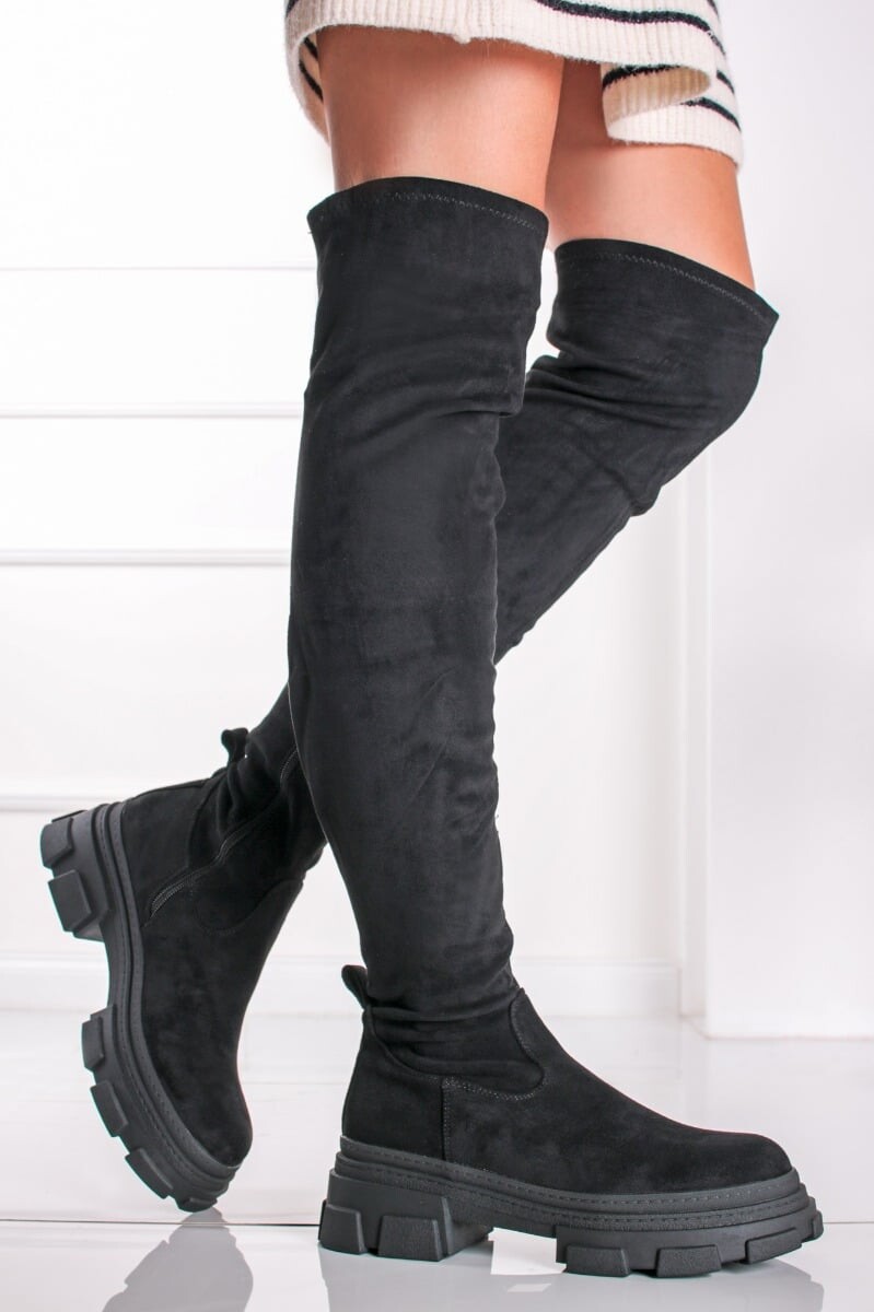 Černé semišové kozačky nad koleno Tildy