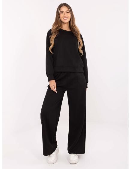 Černý teplákový komplet se širokými kalhotami