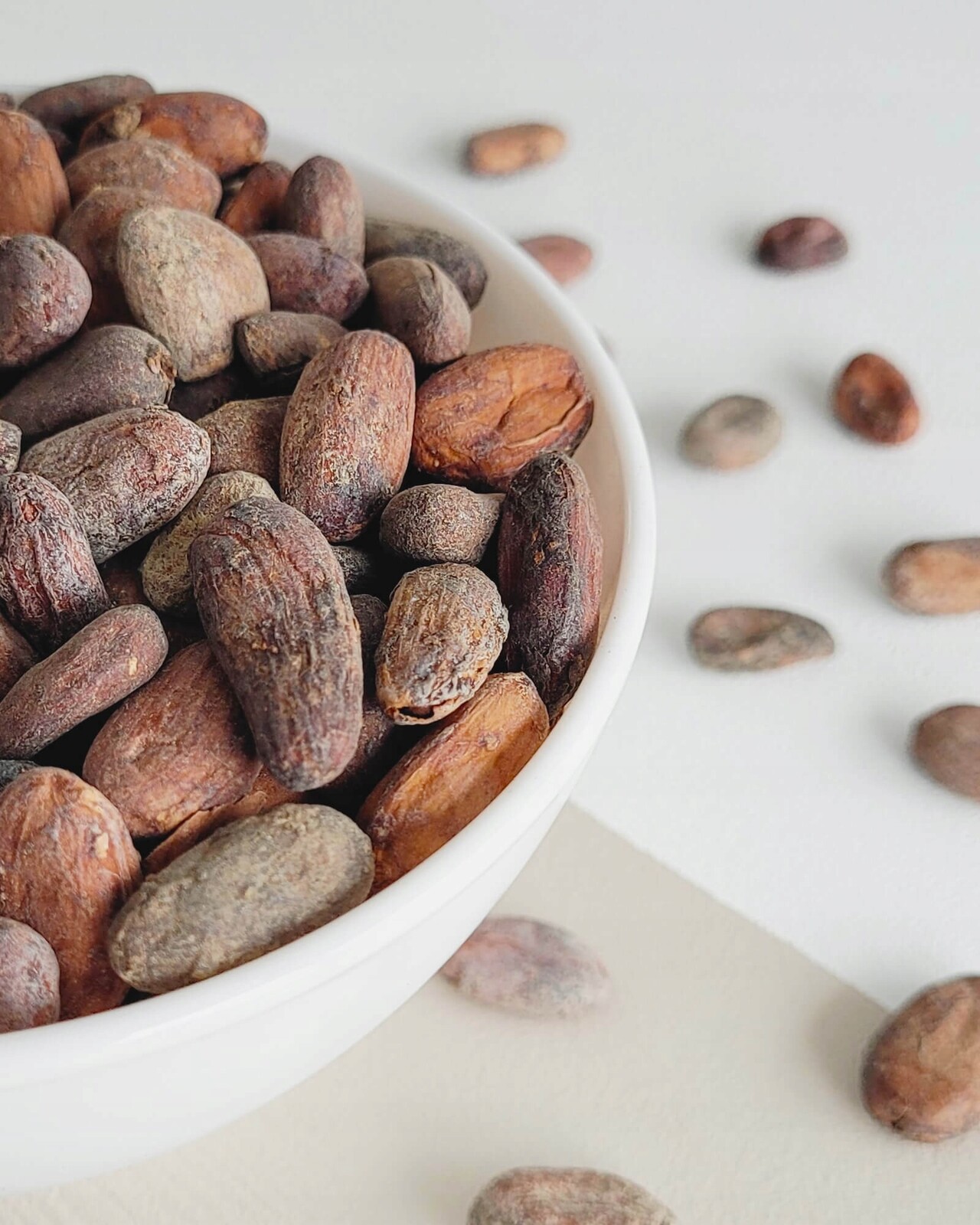 Green Essence Kakao surové celé zrno ve skořápce 1 kg přírodní kakaové boby