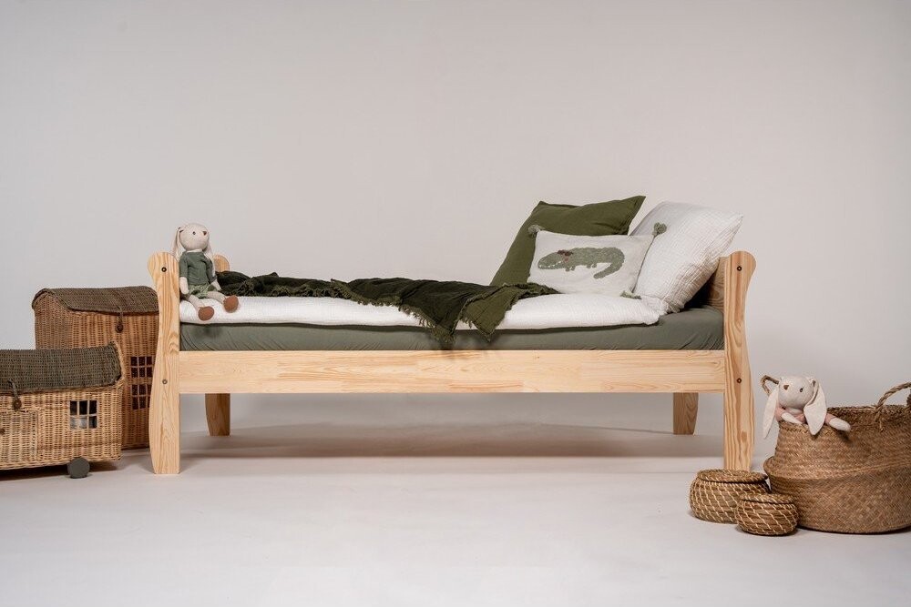 Dětská postel z borovicového dřeva s roštem 80x160 cm v přírodní barvě Roma – Adeko