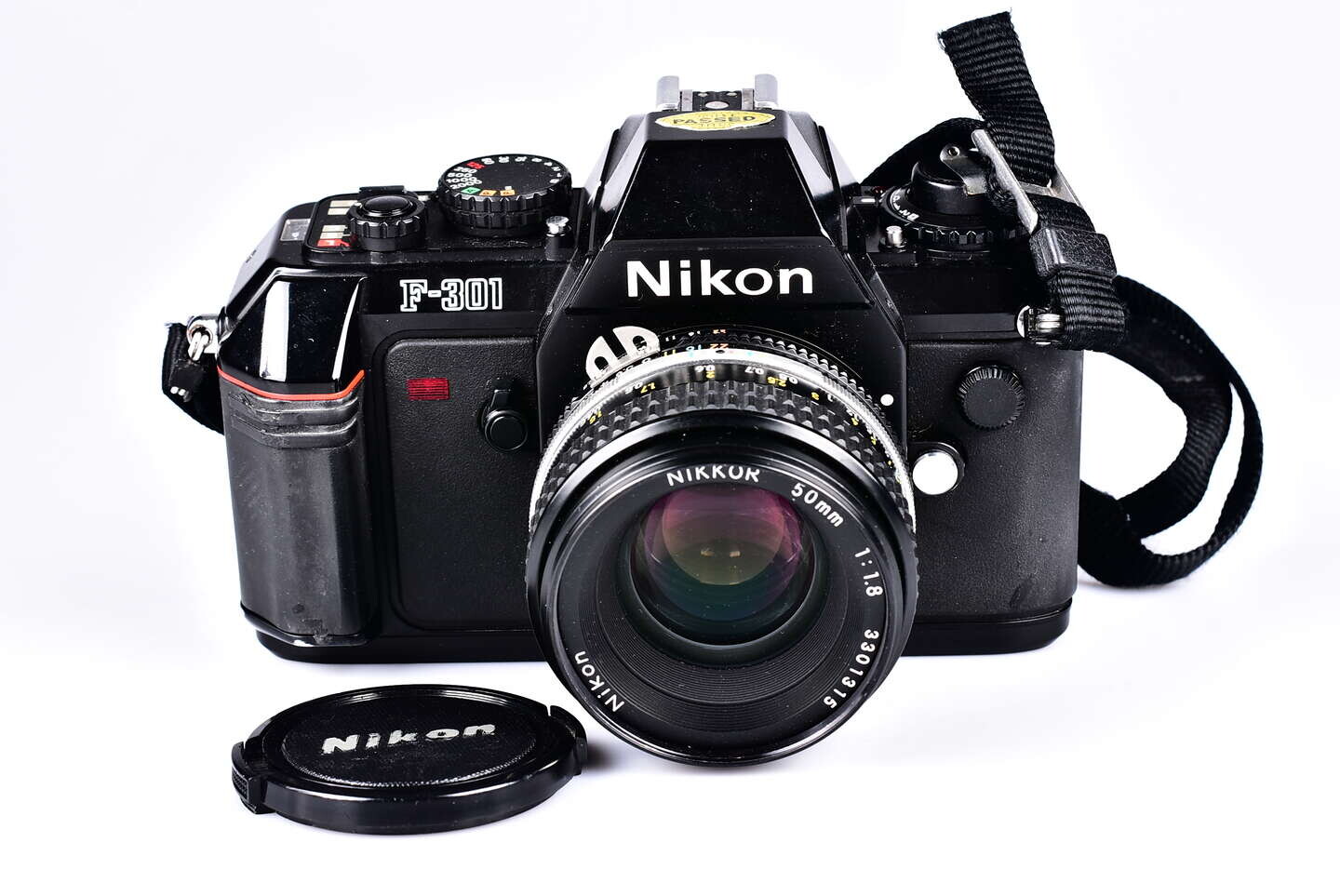 NIKON F-301 + 50 mm f/1,8 bazar