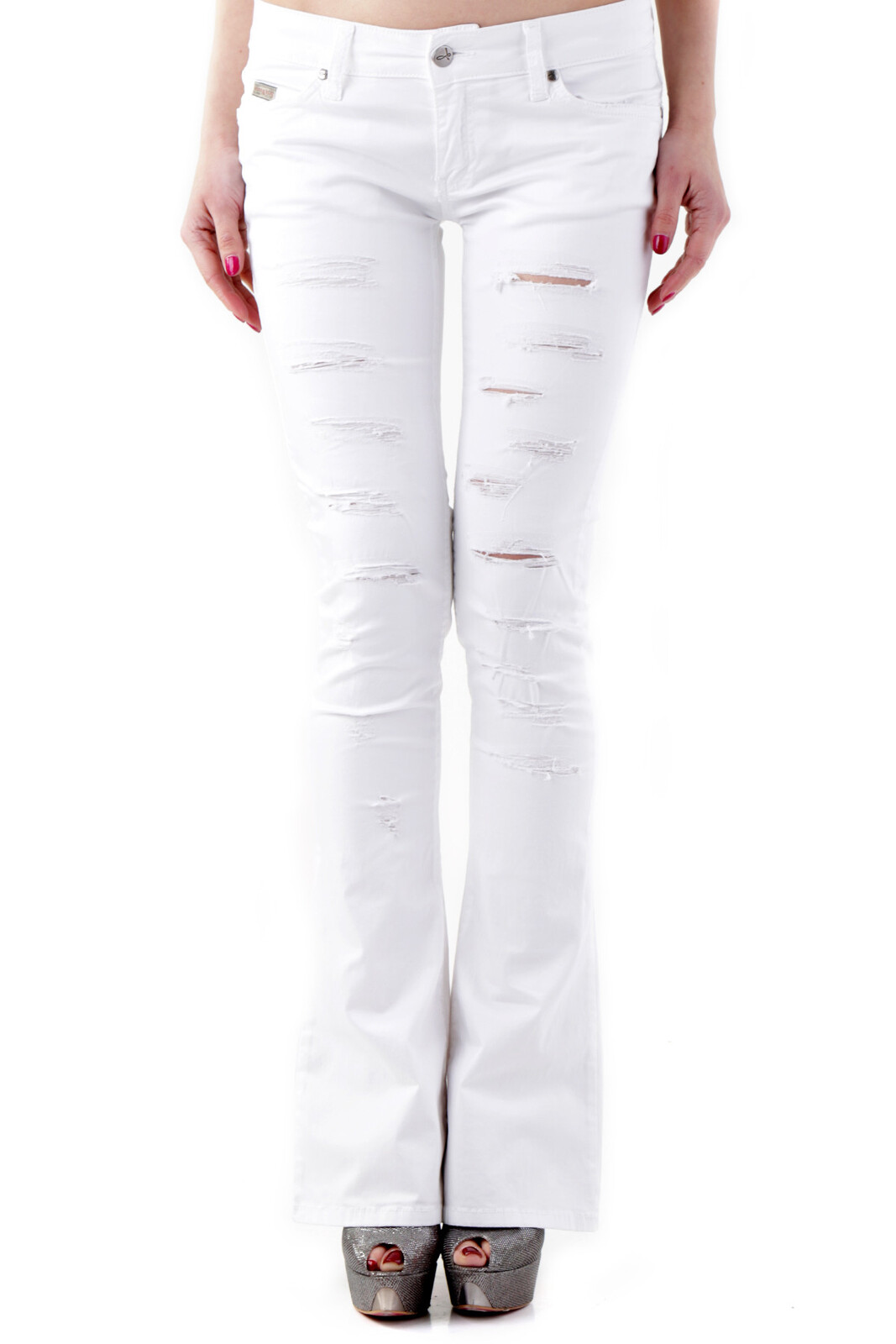 Bílé boyfriend džíny s roztrhaným efektem