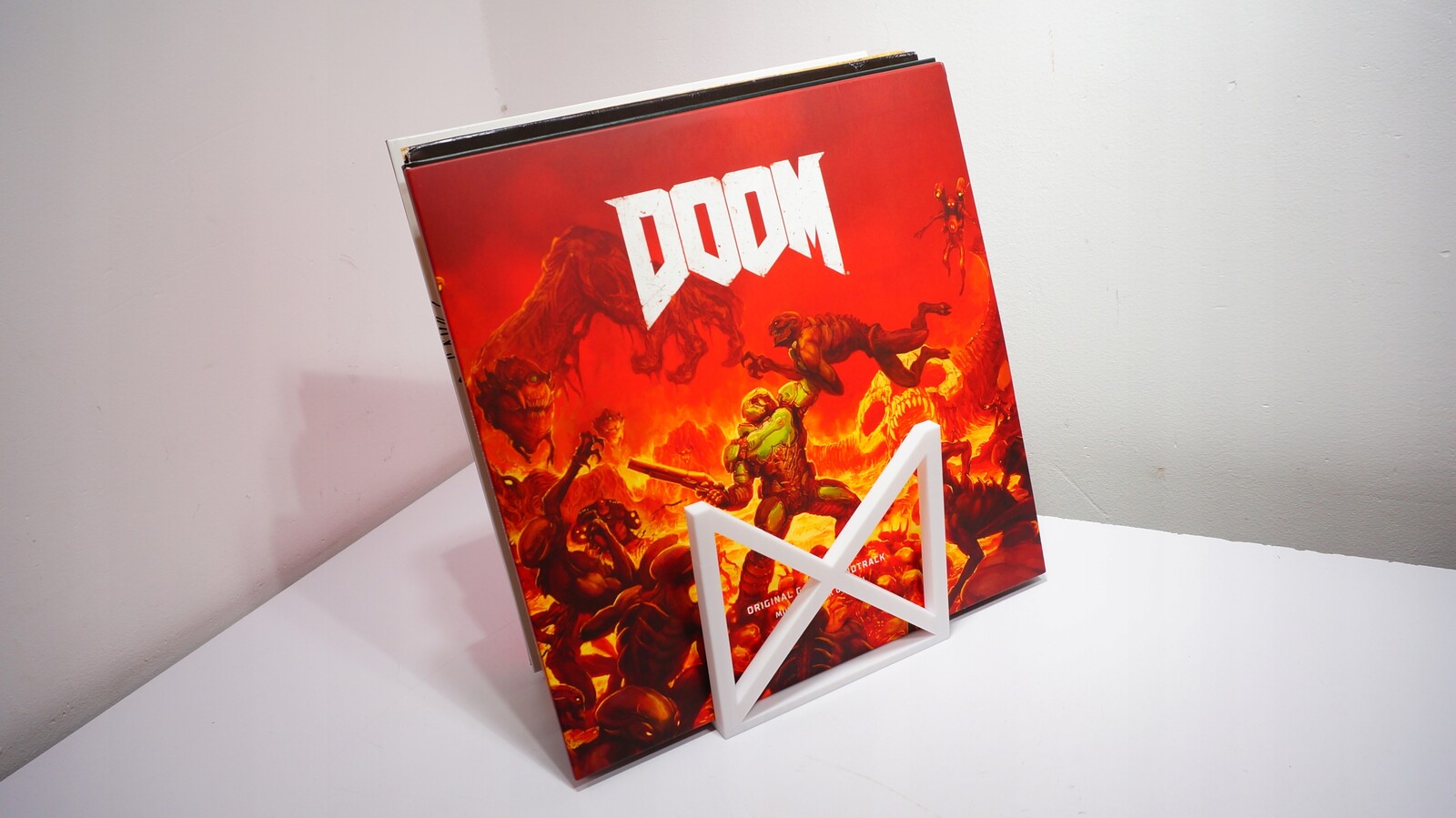 Moderní geometrický stojan na vinylové desky Design Barva Bílá