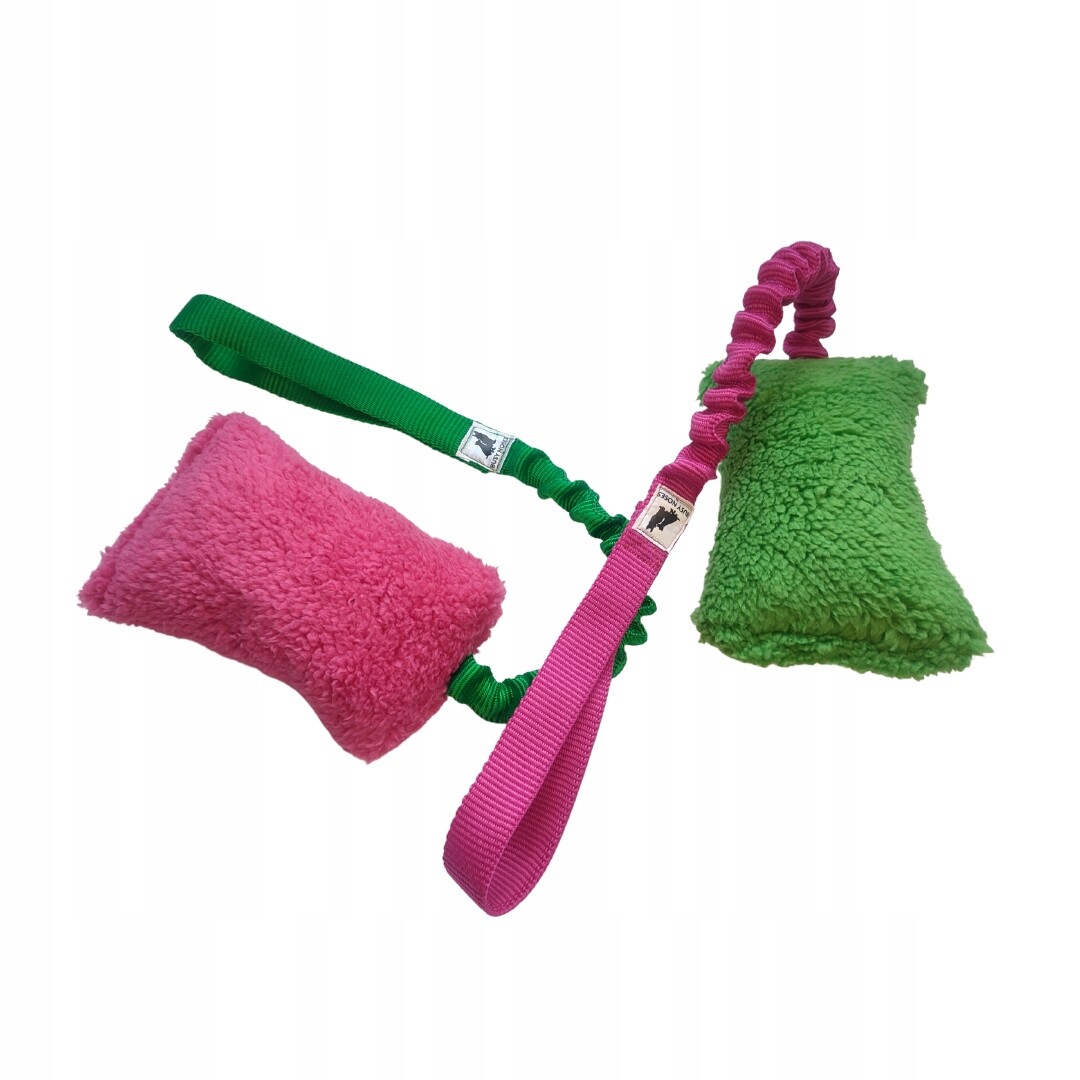 Středně barevný přetahovadlo z umělé kožešiny s pískátkem a tlumičem nárazů