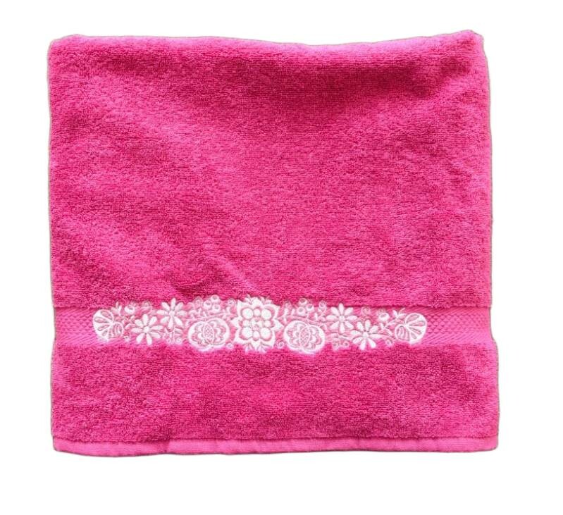 Ručník růžový vyšívaný