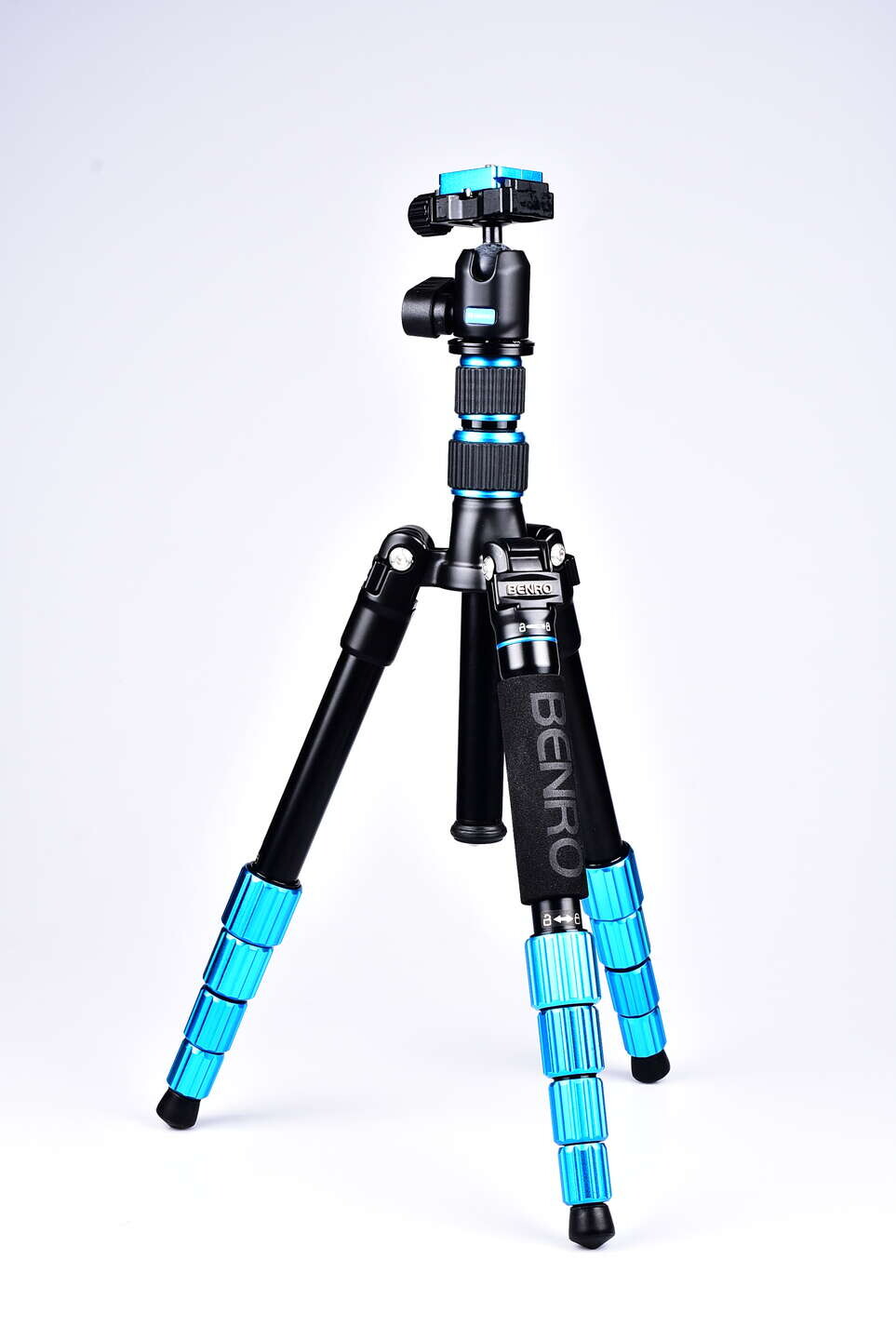 Benro Travel Slim FSL09A + kulová hlava N00 bazar