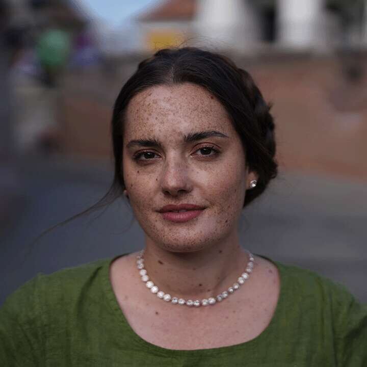 Vyzkoušejte si novinku Sony A7 V při svíceném nočním portrétu