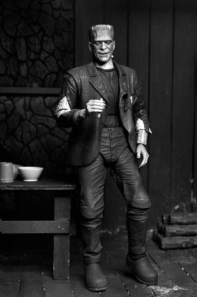 NECA | Universal Monsters - sběratelská figurka Ultimate Frankenstein Monster (Bride of Frankenstein) (Black & White) 18 cm