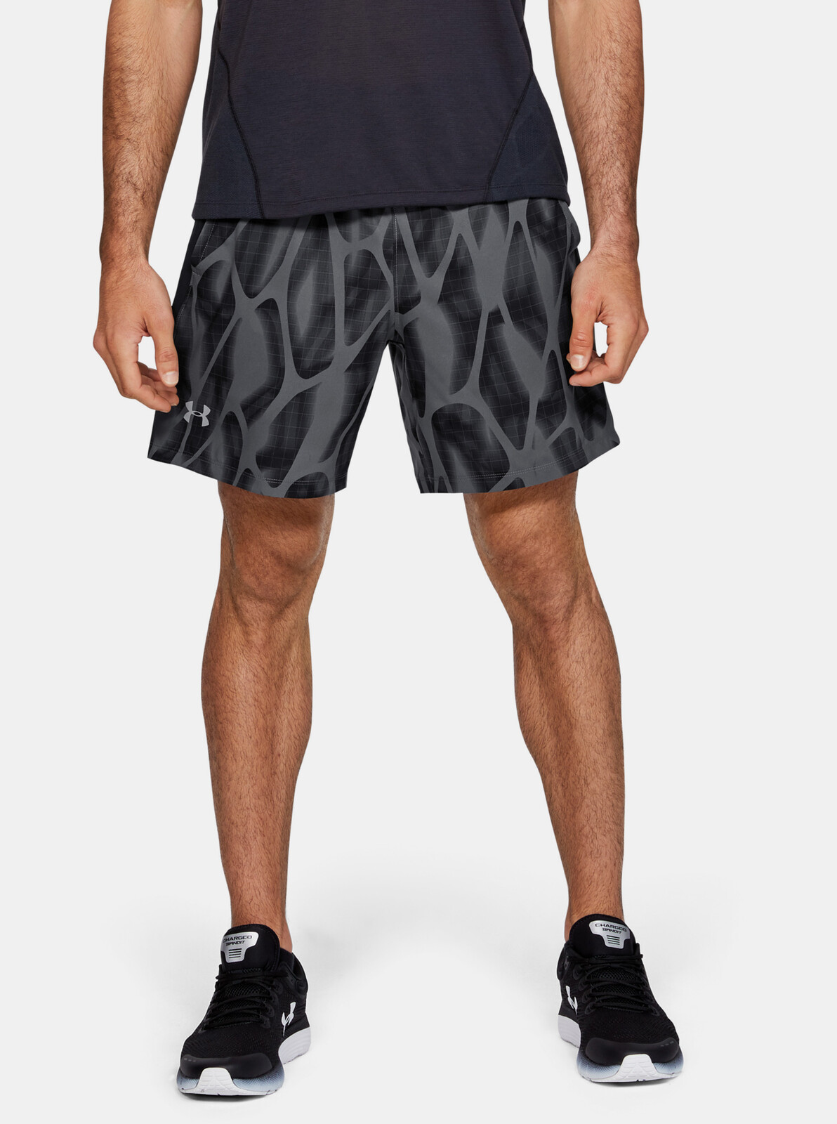Šedé pánské vzorované šortky Launch SW Under Armour