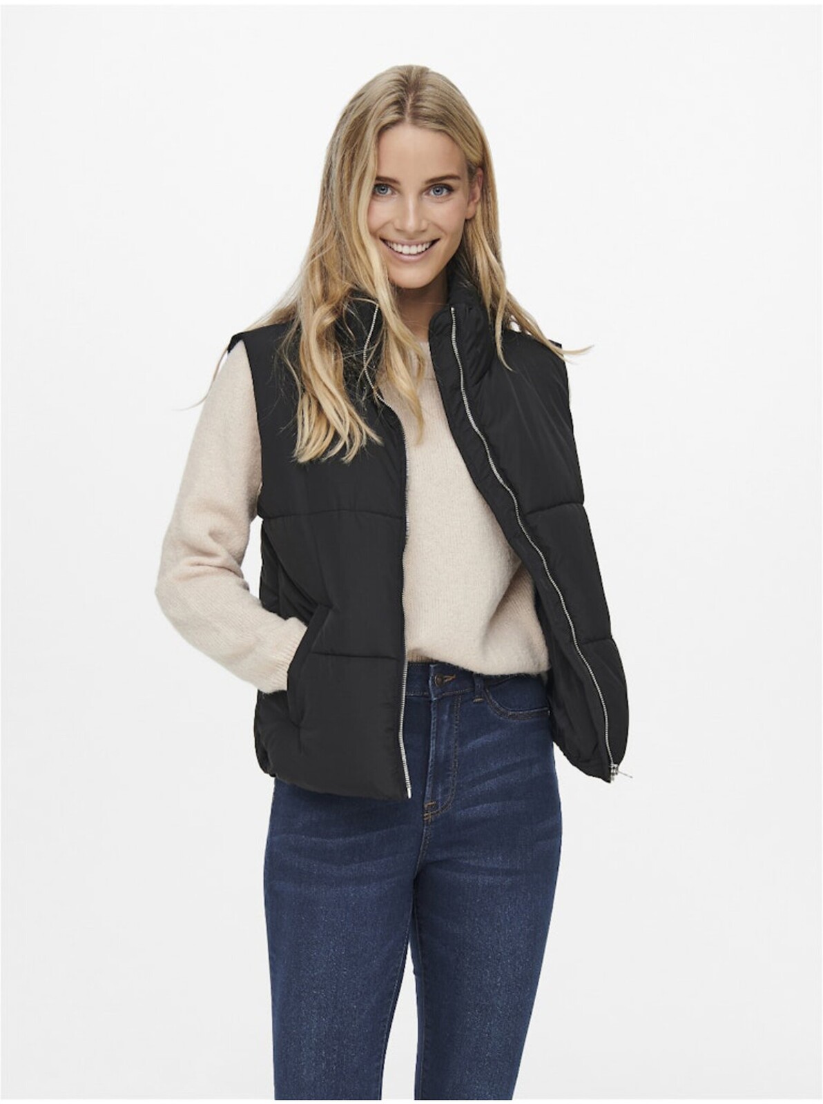 Černá dámská prošívaná vesta JDY New Erica - Dámské