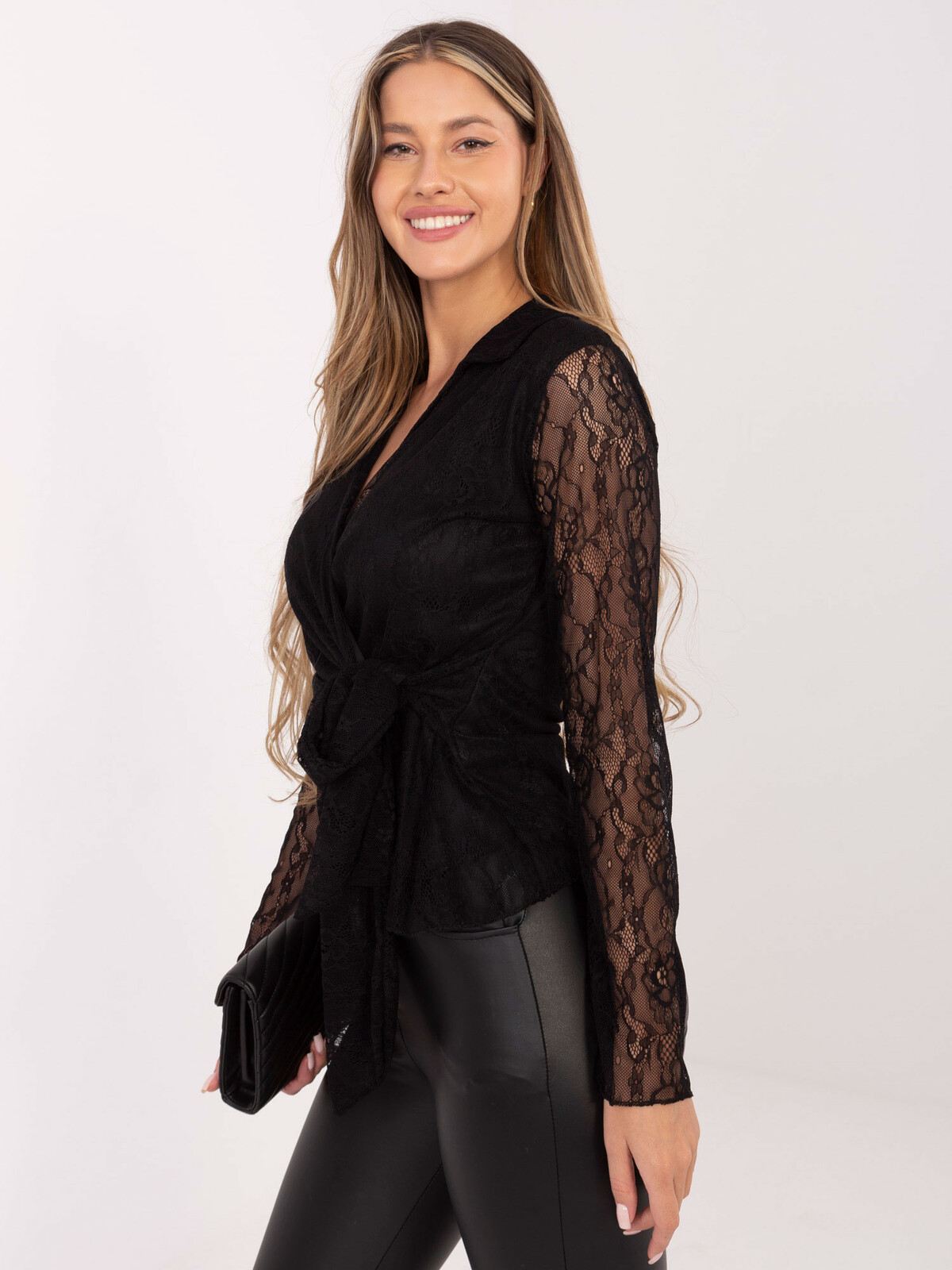 Krajková halenka s dlouhým rukávem