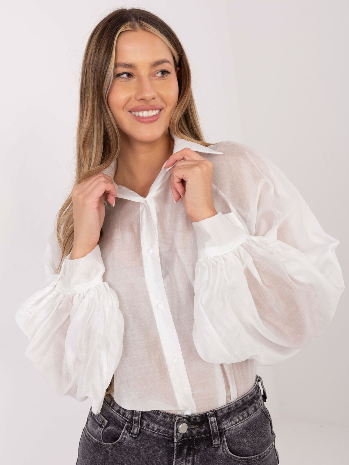 Bílá jednobarevná halenka