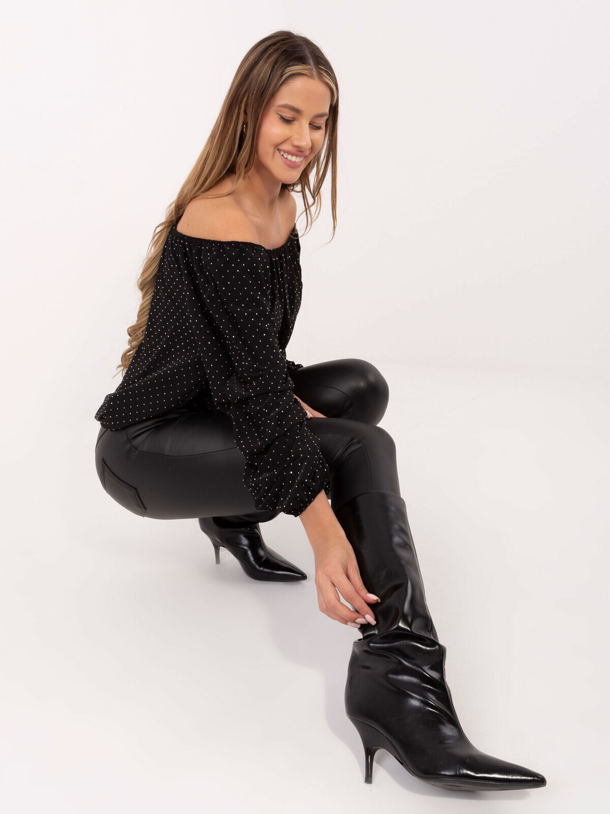 Černá halenka s tečkami