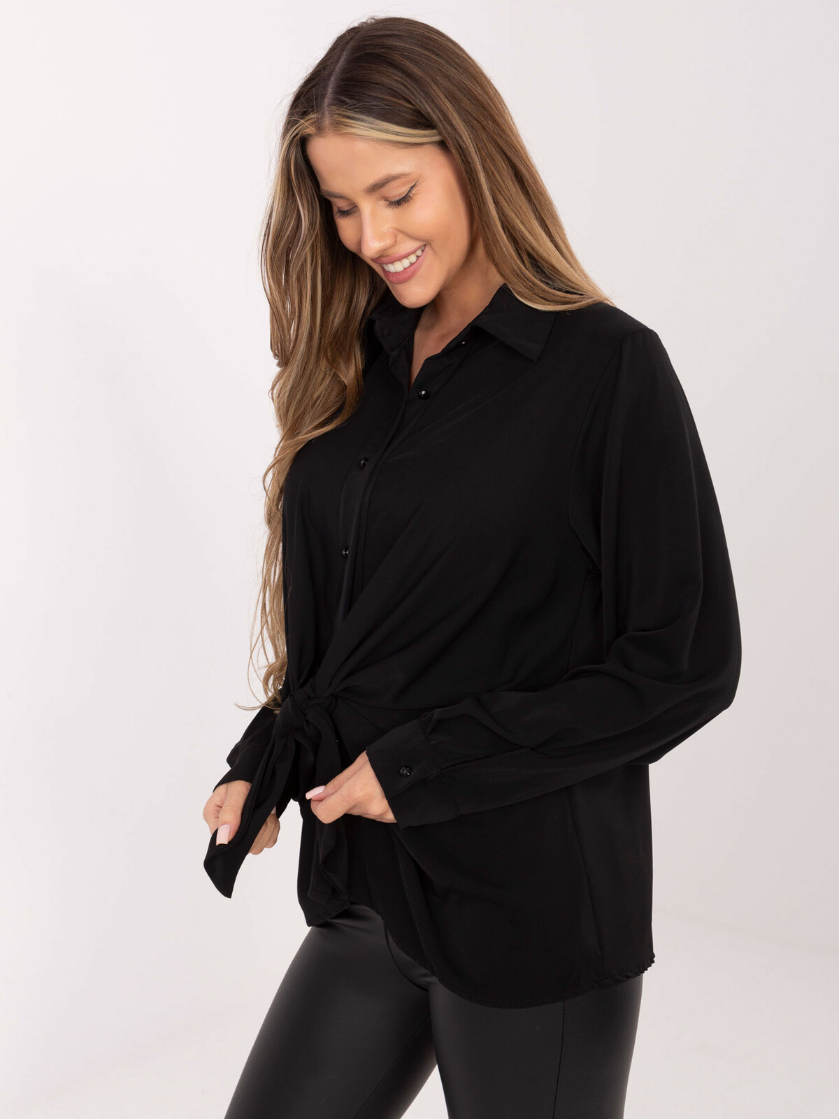 Černá dámská košile s uzlem