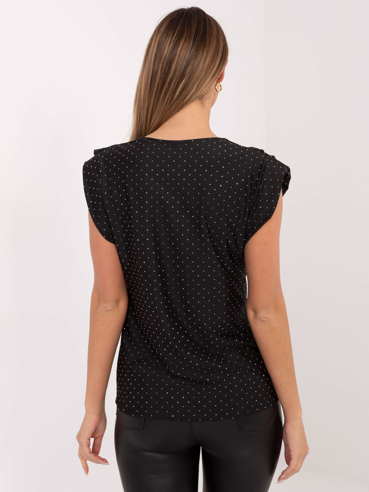 Černá tečkovaná halenka