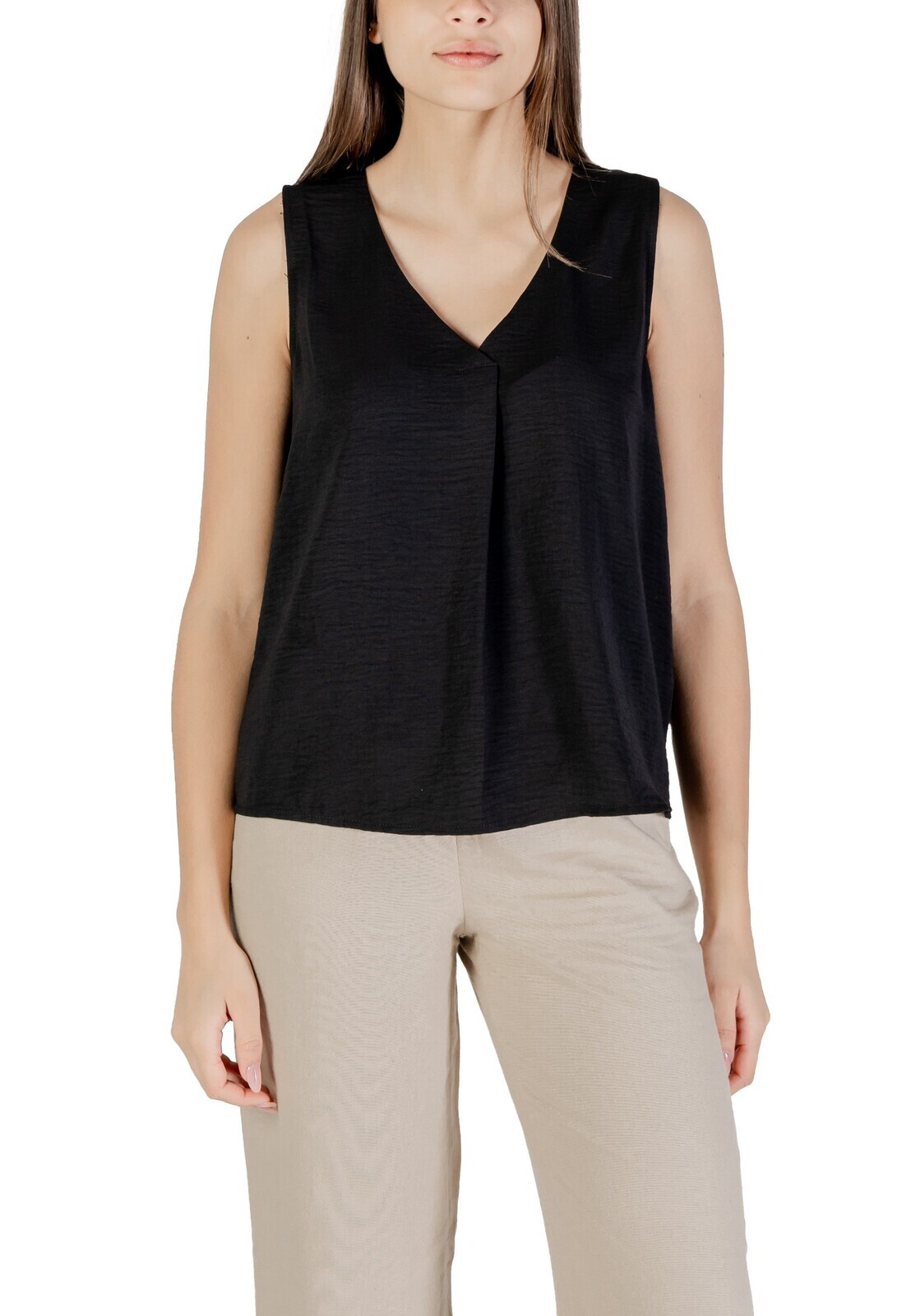 Černý top bez rukávů s V-výstřihem