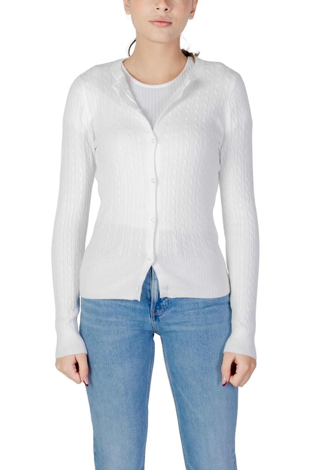 Bílý svetr s knoflíky