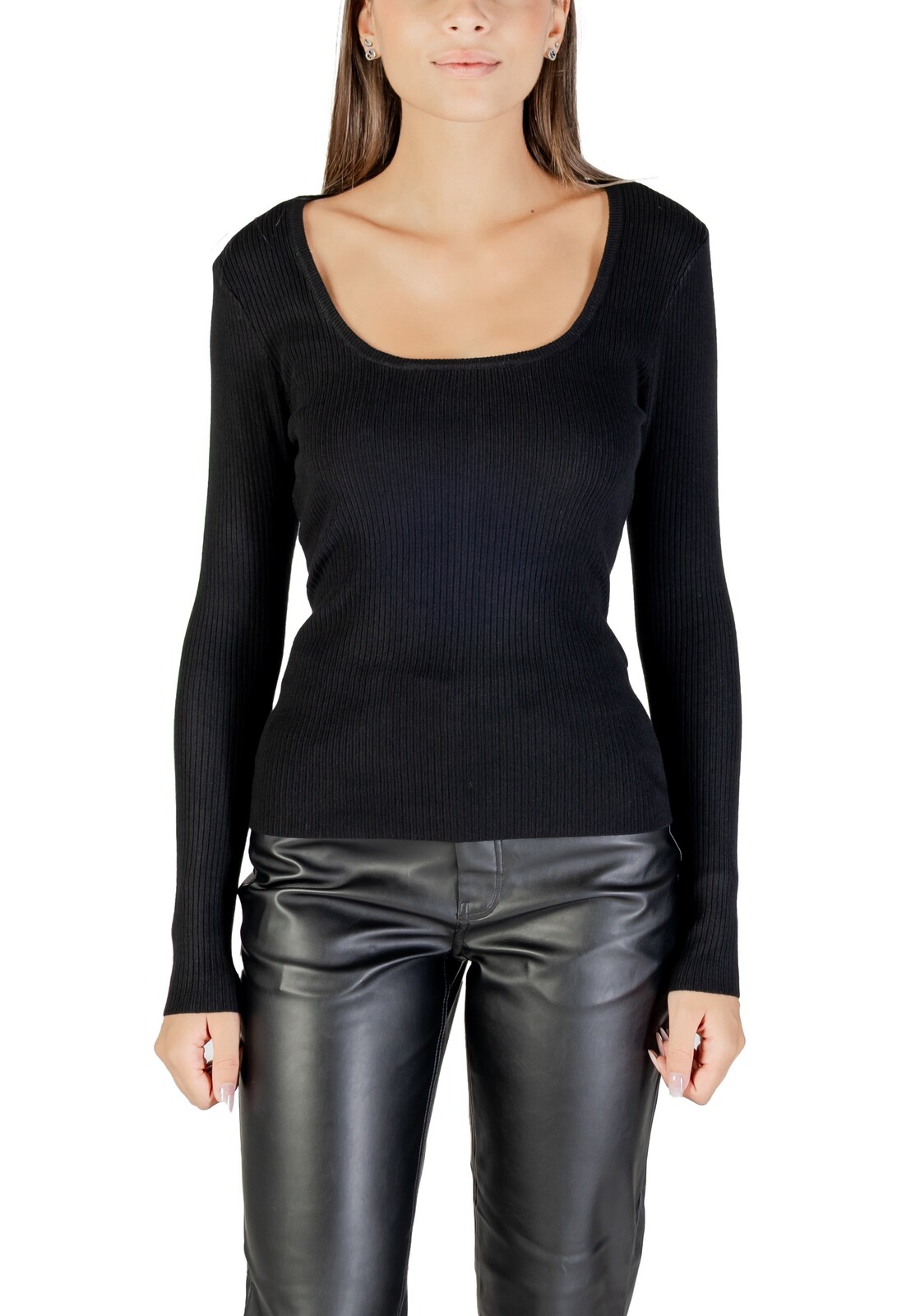 Černý svetr s krajkovými zády