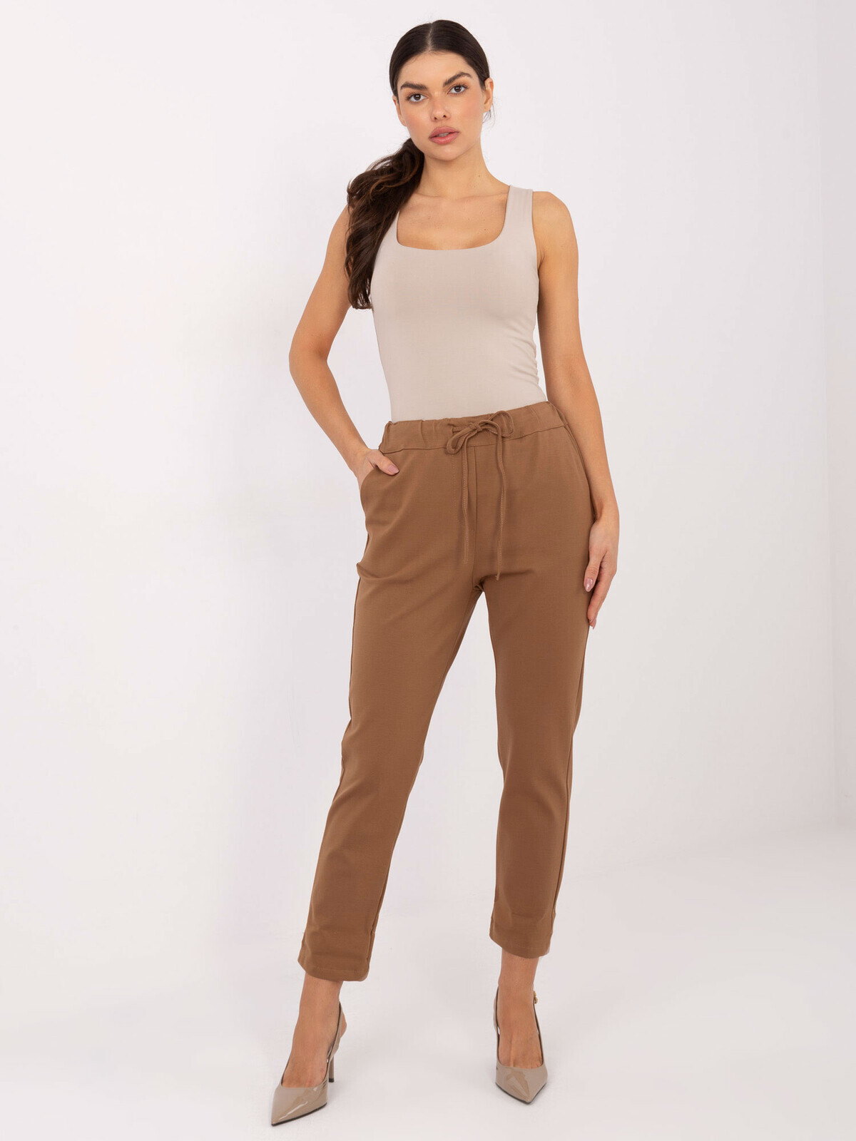 Jednobarevné kalhoty camel