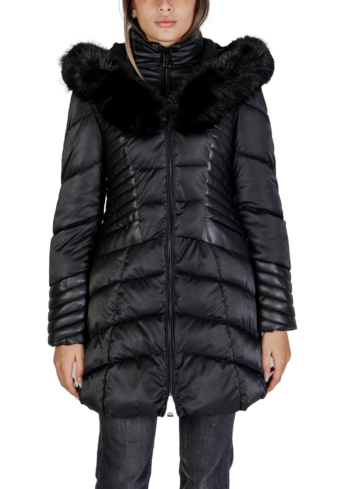 Dámská zimní bunda Guess s kožešinou