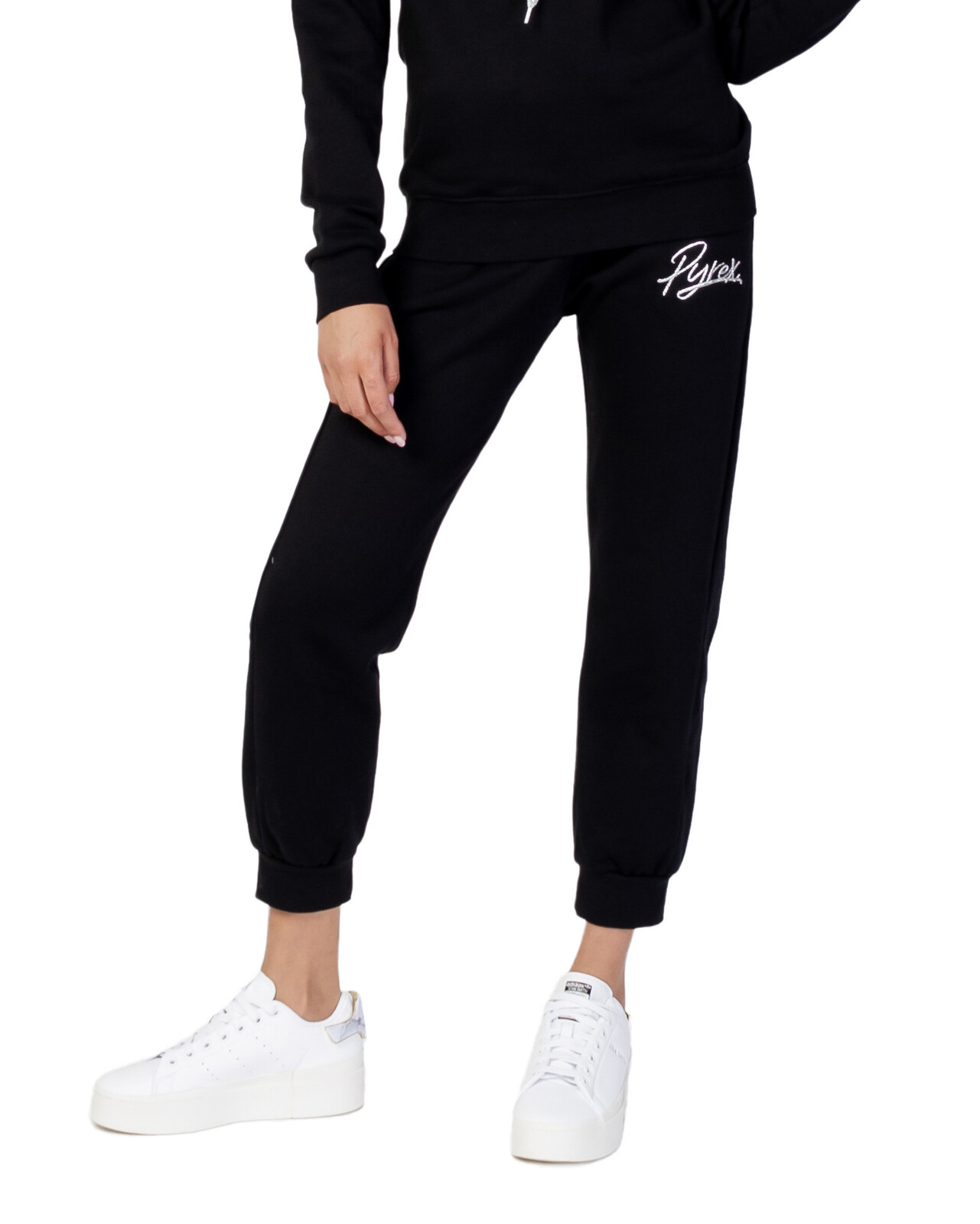 Černé tepláky Pyrex