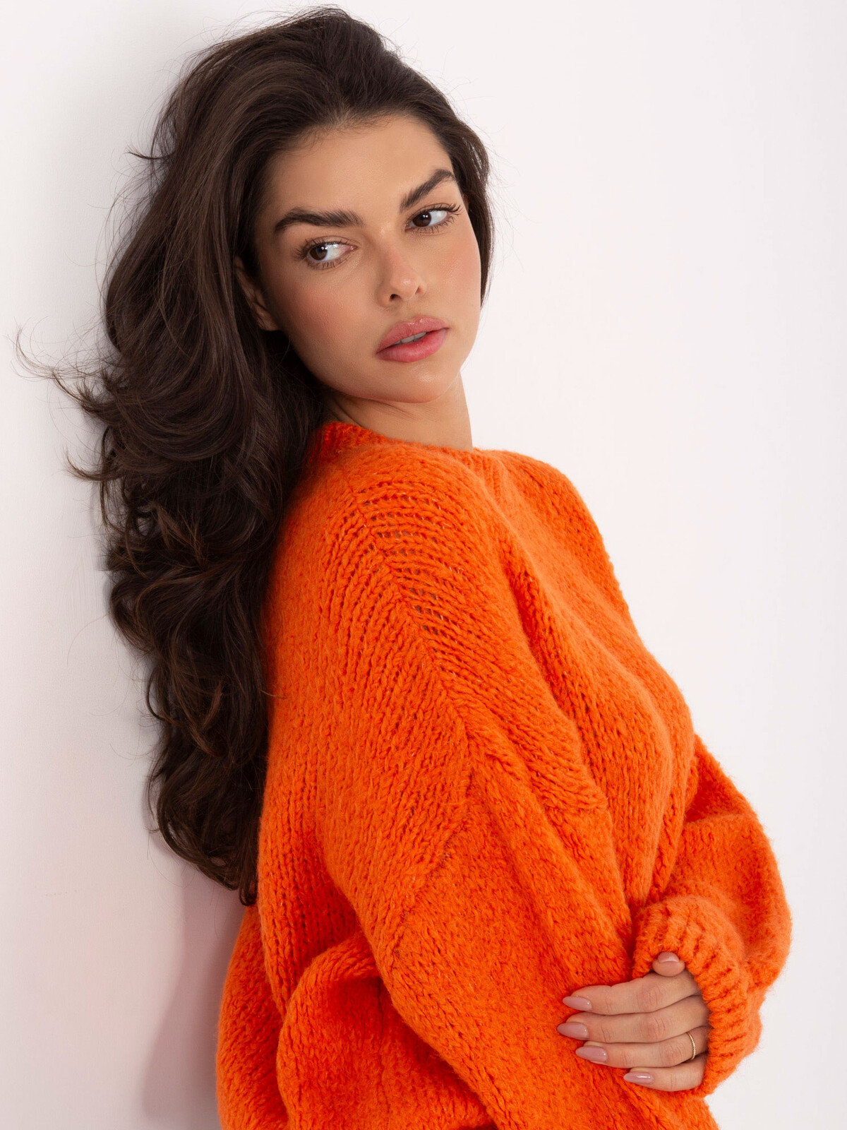 Oranžový pletený svetr