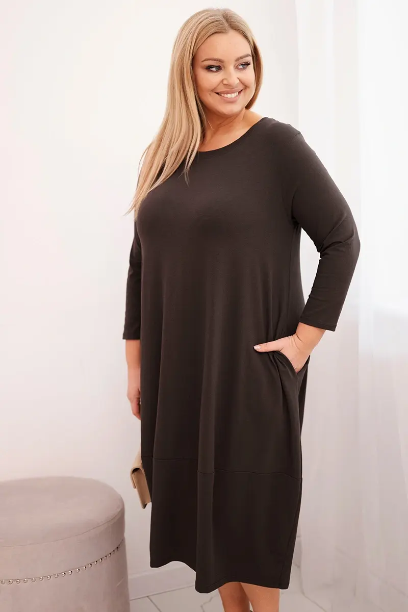 Plus size midi šaty s kapsami