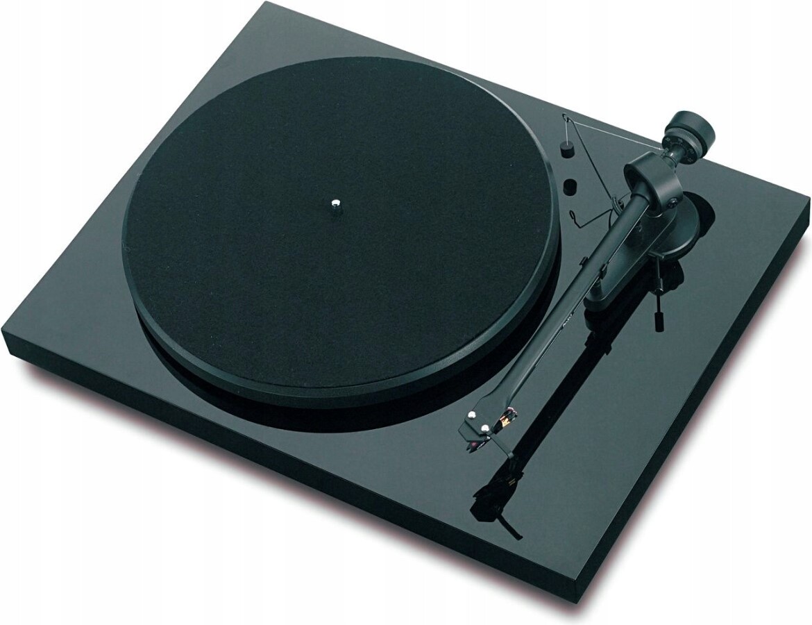 Gramofon Pro-ject Debut III DC Piano Black OM5