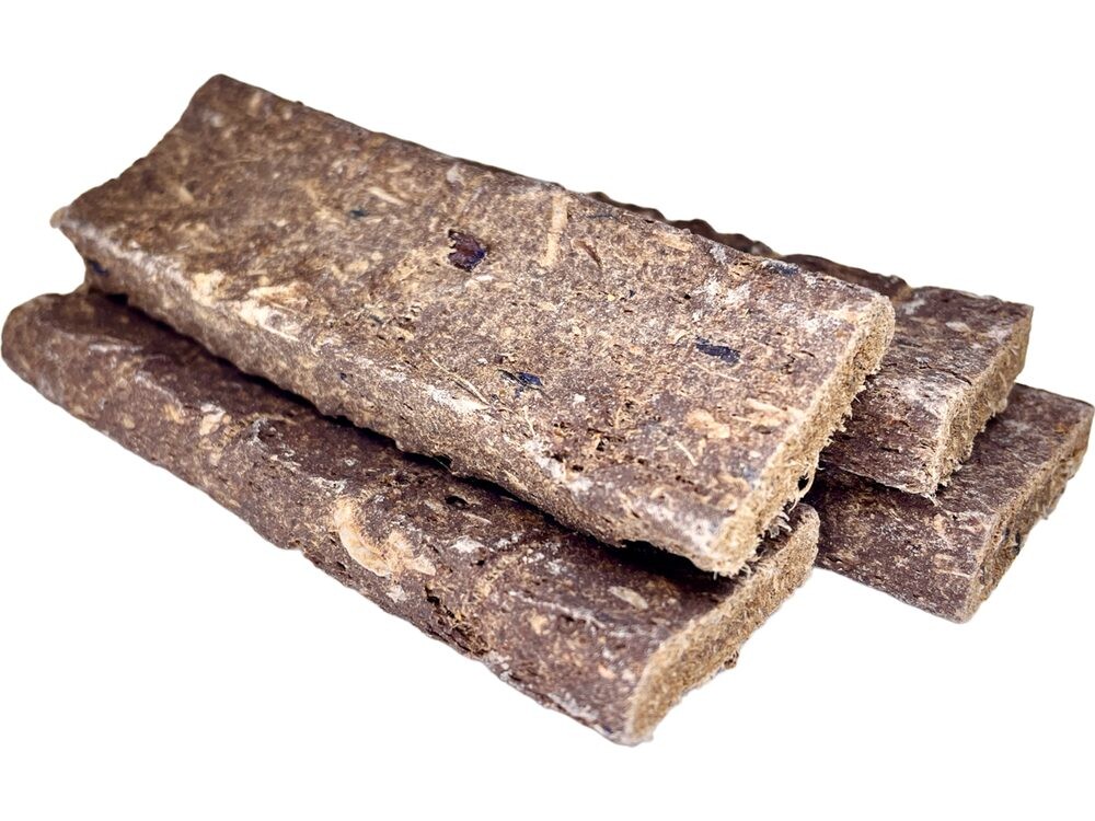 LK Baits Pet Luxusní plátek ze Sušené tresky a sledě s brusinkami 80g