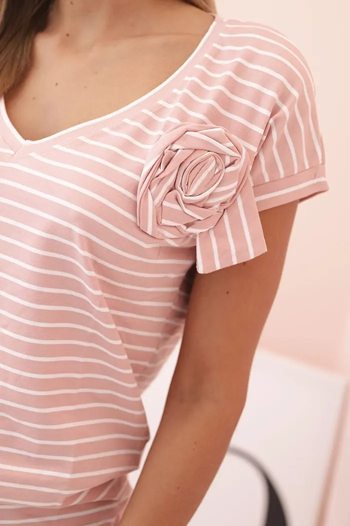 Dámský pruhovaný top s V-výstřihem