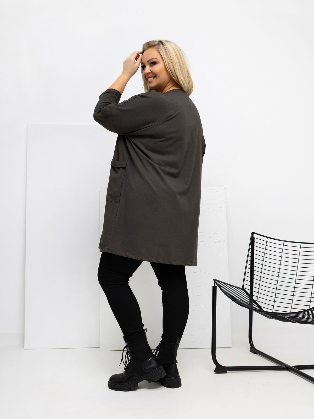 Plus size halenka v tmavé khaki barvě