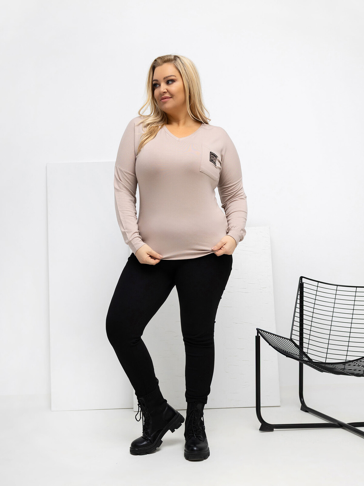 Plus size béžová halenka s dlouhým rukávem