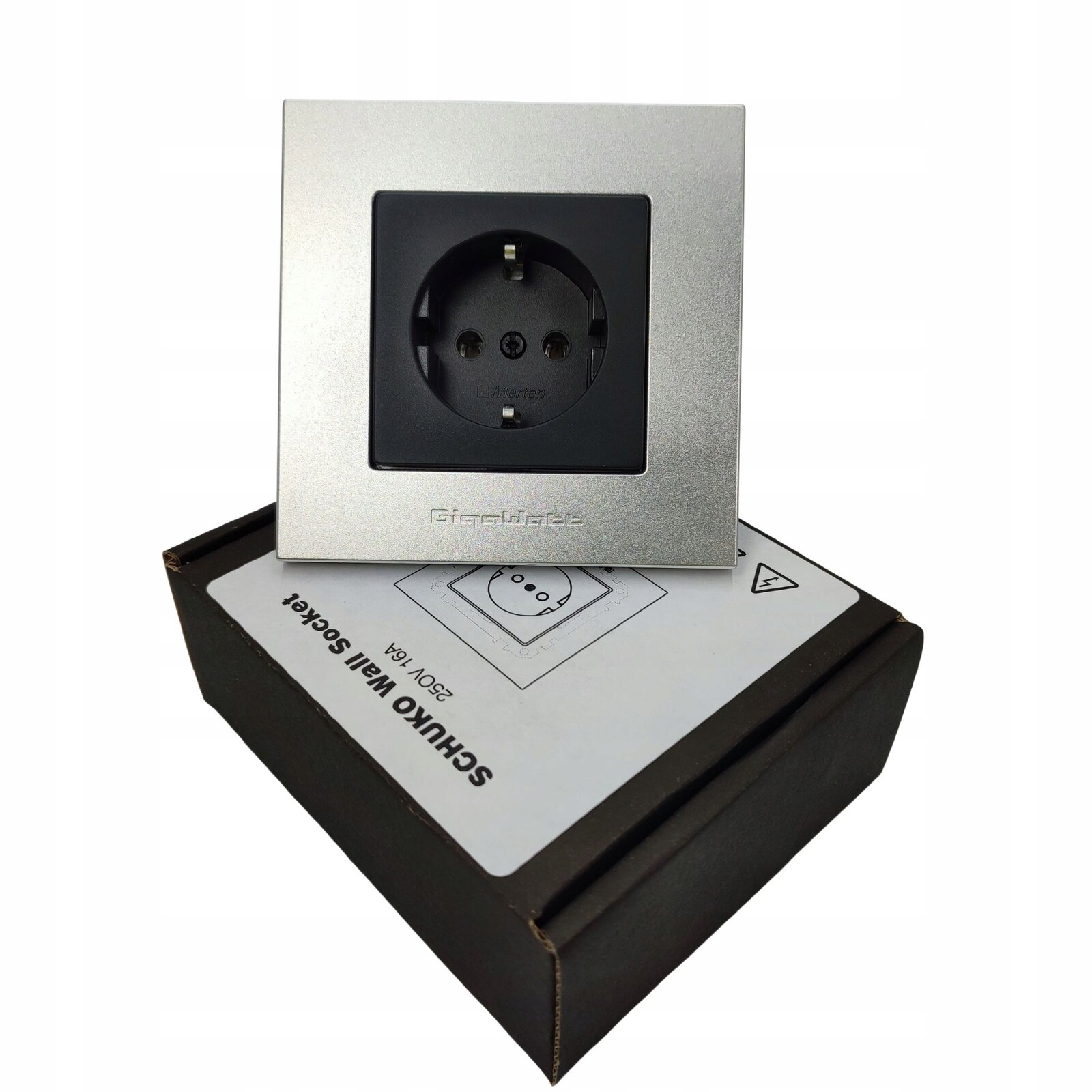 GigaWatt G-044 Schuko podomítková síťová zásuvka