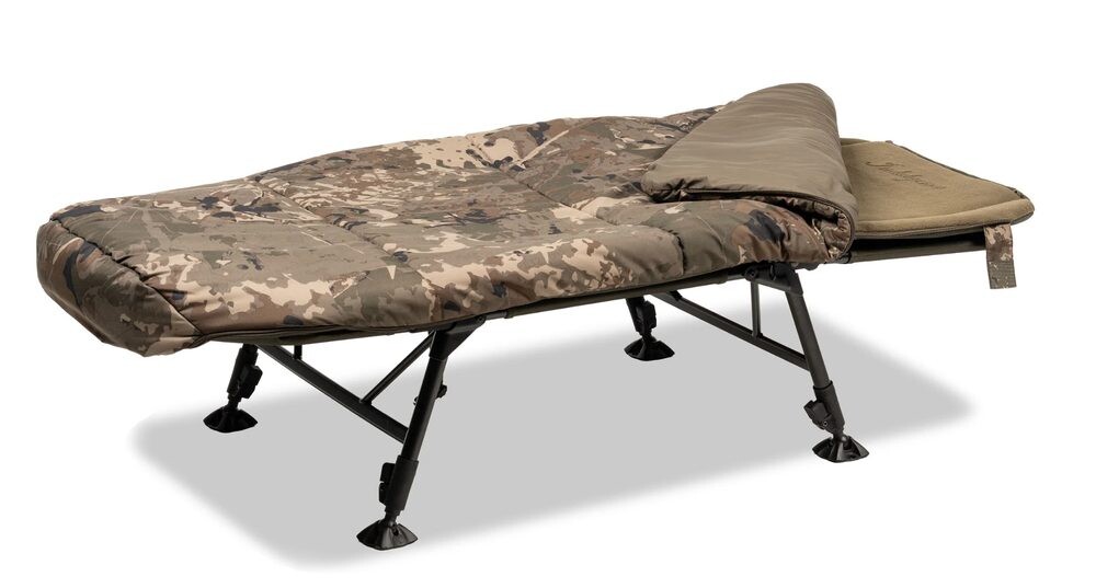 Nash Dětské Lehátko se spacákem Indulgence 4 Leg Junior Sleep System Camo