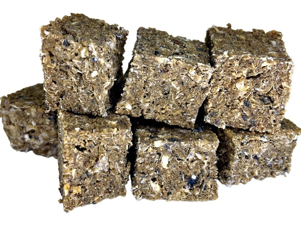 LK Baits Pet Luxusní rybí kostky z mletého okouníka 40g