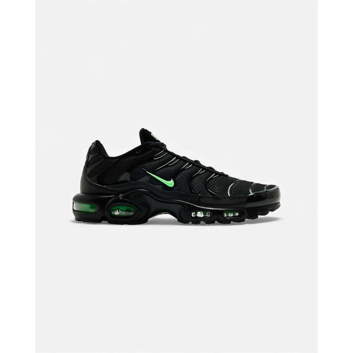 Nike  Air Max Plus Black Green Strike  Černá