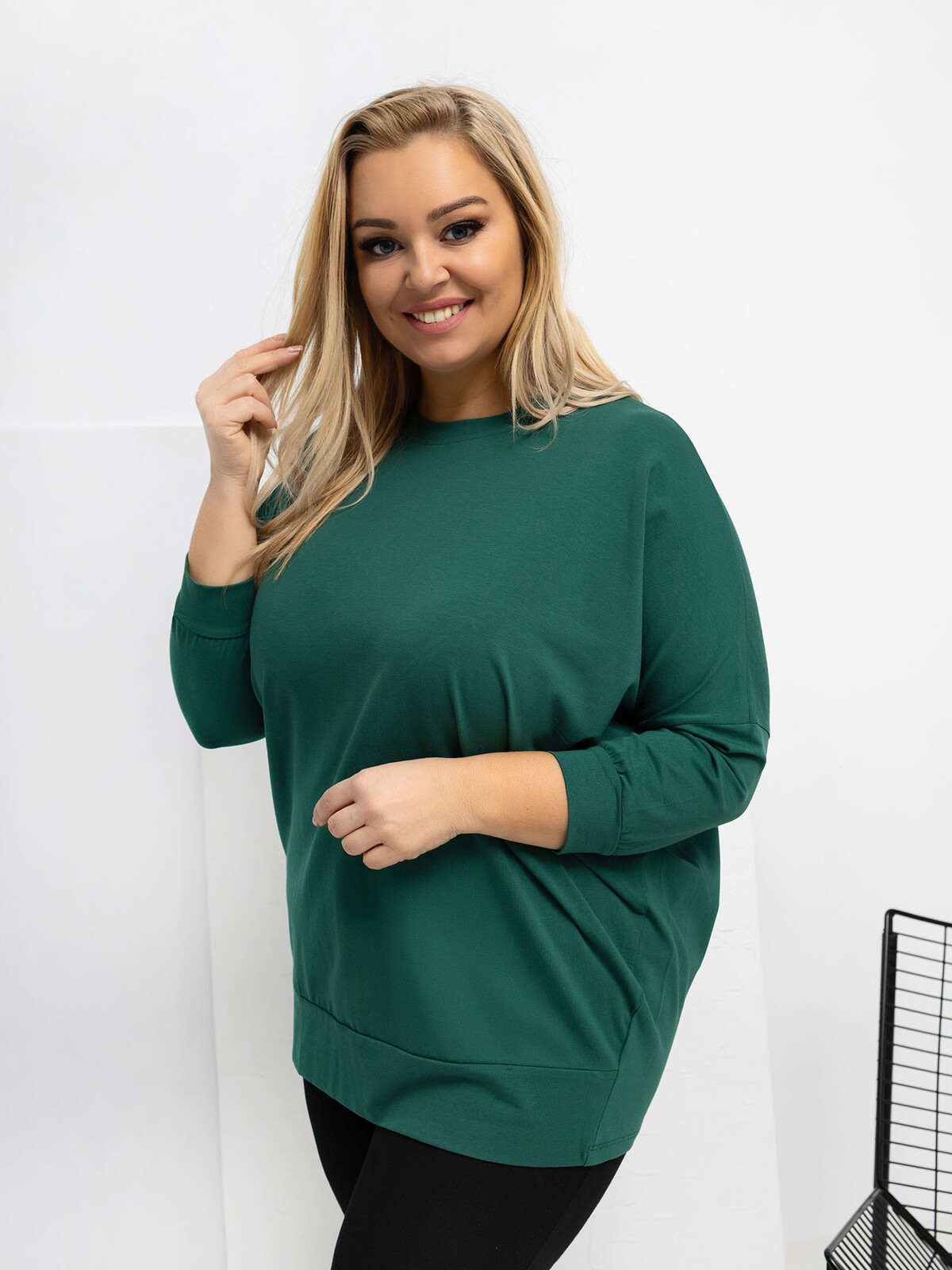 Plus size mikina v tmavě zelené barvě