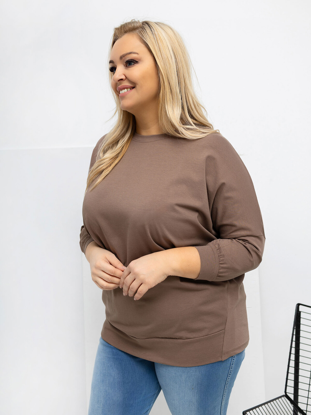 Plus size mikina v tmavě béžové barvě