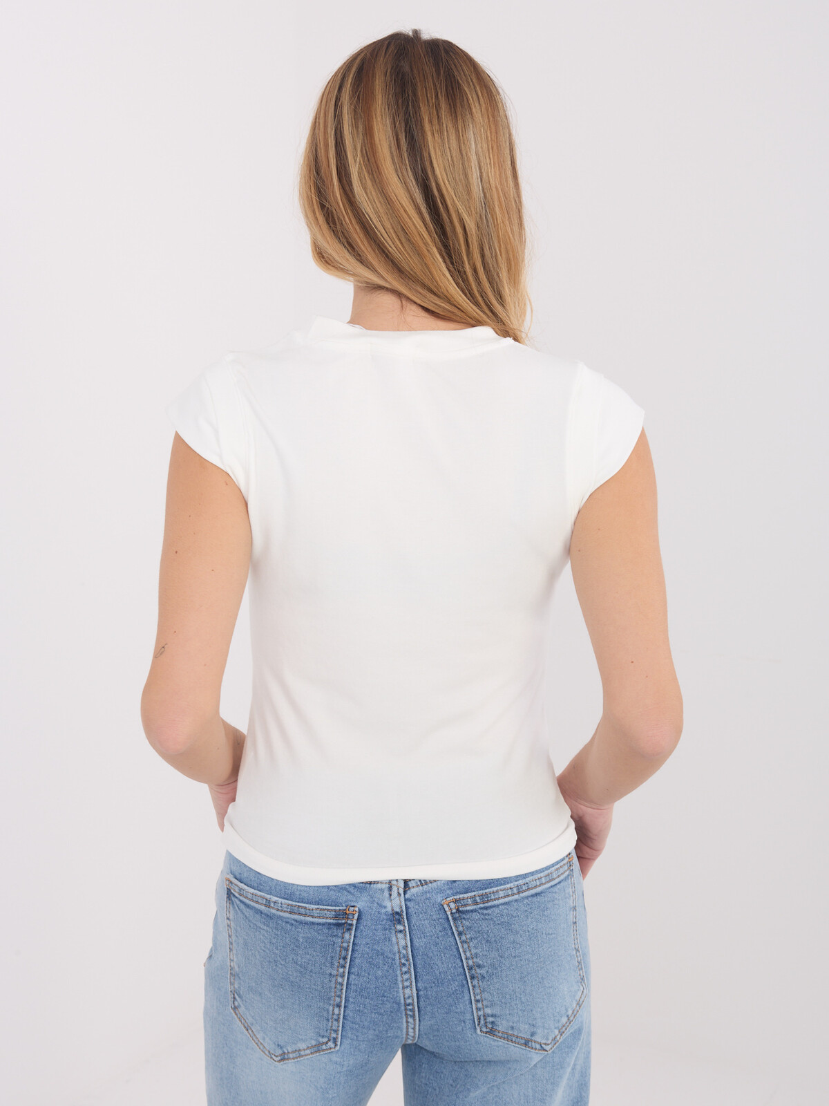 Ecru halenka bez rukávů