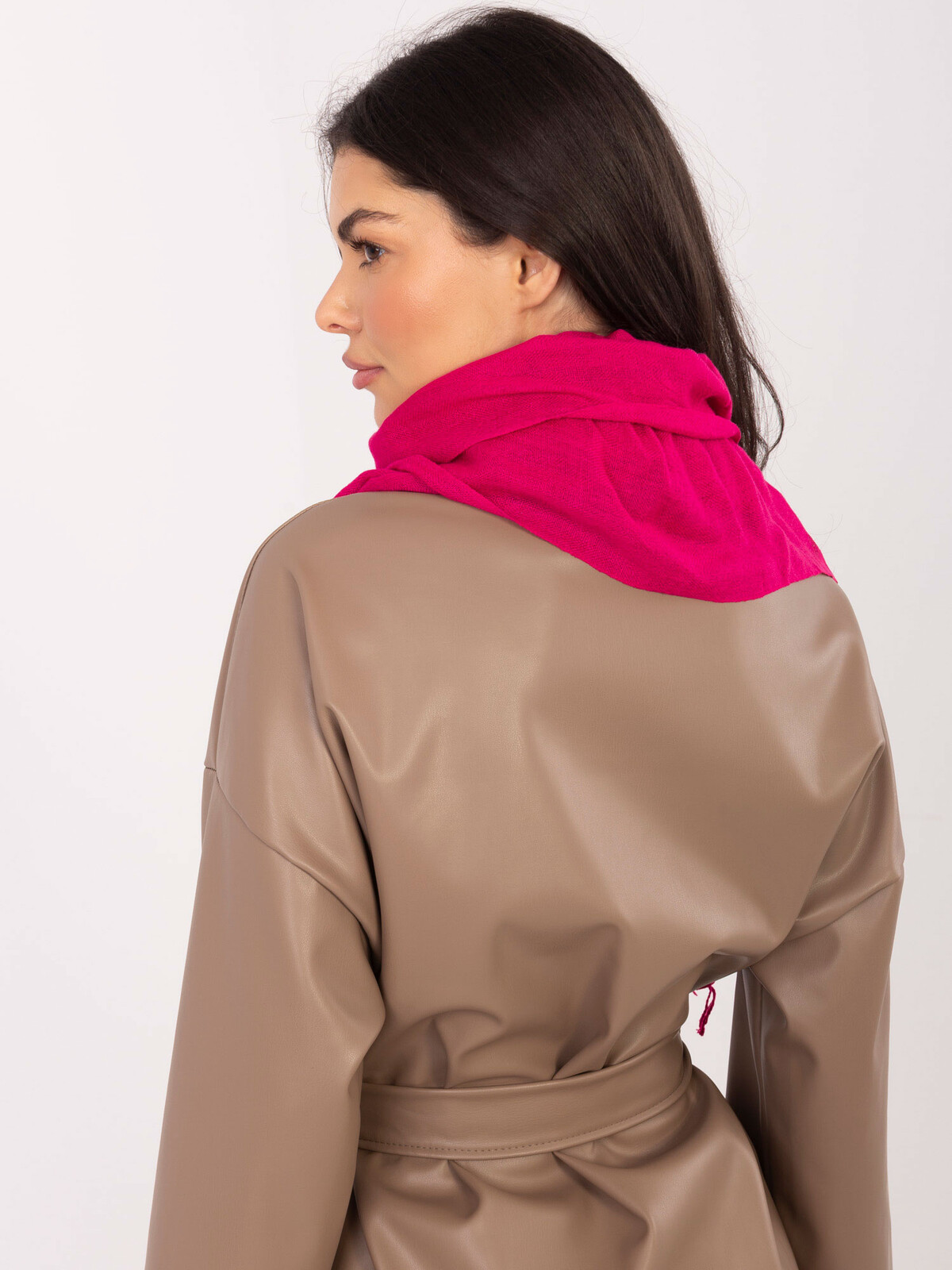 Fuchsiová šála s ozdobami