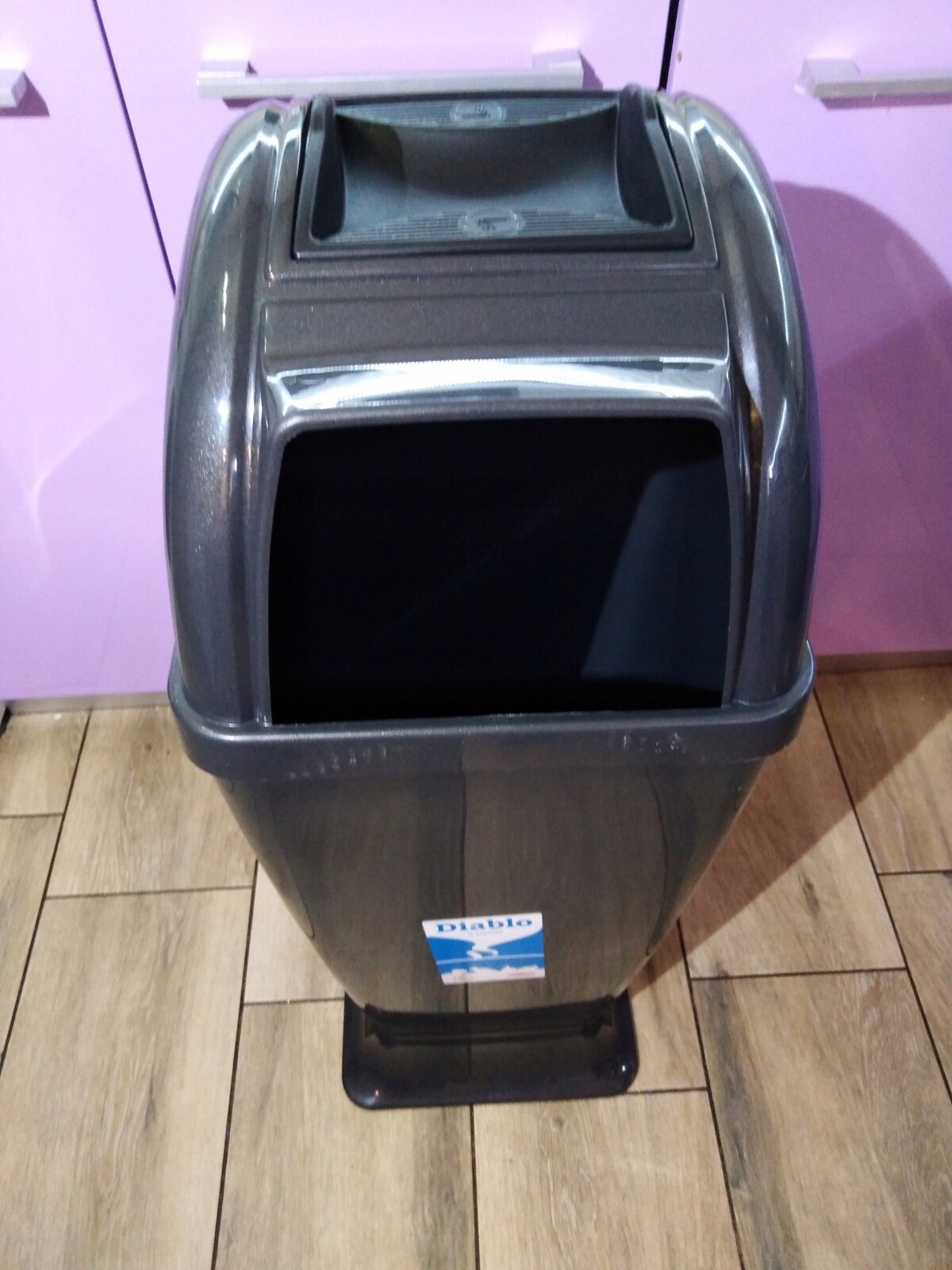 Popelník s košem plastový Stefanplast 42l černý