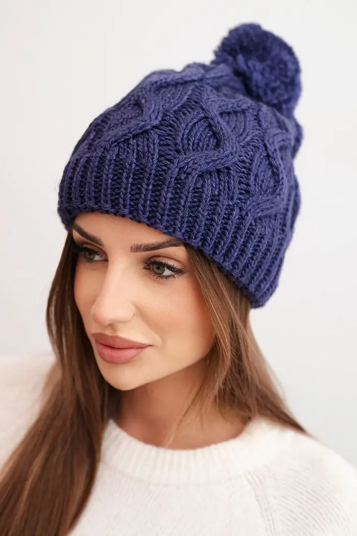 Dámská zimní čepice s hrubým copánkovým vzorem